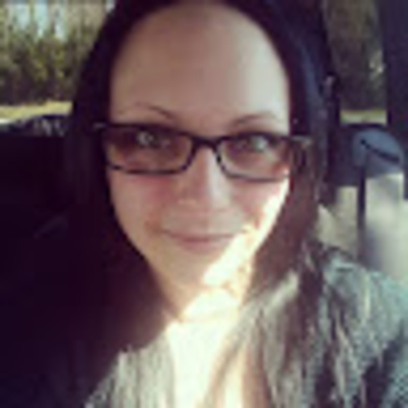 Meet your Posher, Tiffany - Picture 1 of 1